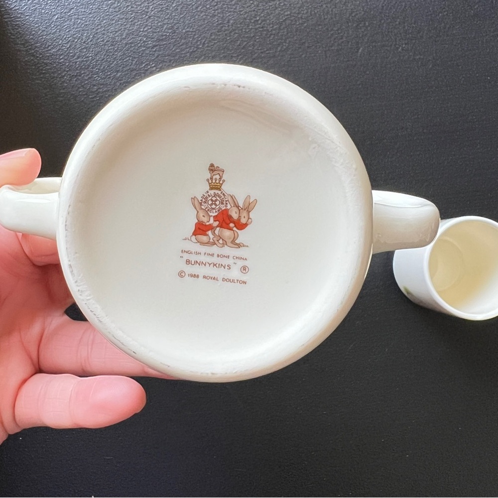 Vintage 1988 Royal Doulton Bunnykins Hug A Mug Two Handle Mug Cottagecore - Picture 8 of 11
